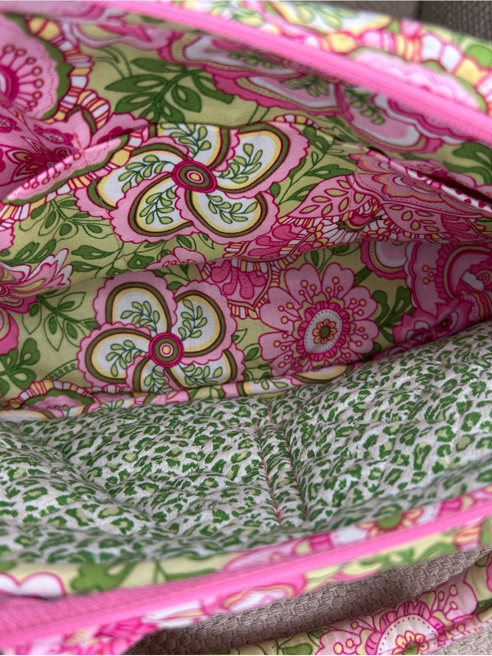 Vera Bradley petal pink bowler bag. Mint condition - Picture 7 of 9